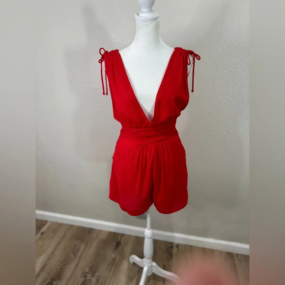NWOT ONE CLOTHING juniors red cute romper - Picture 1 of 12